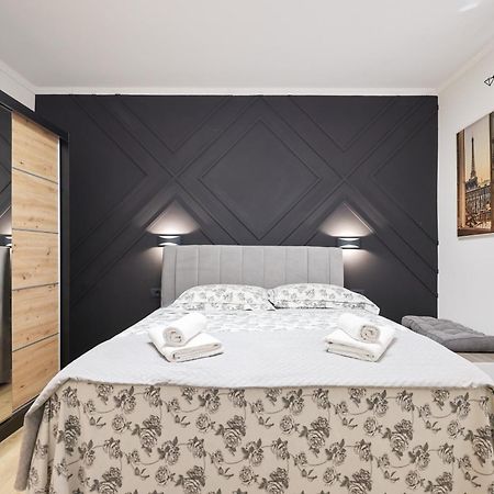 Oscar & Leo Apartments 扎达尔 外观 照片
